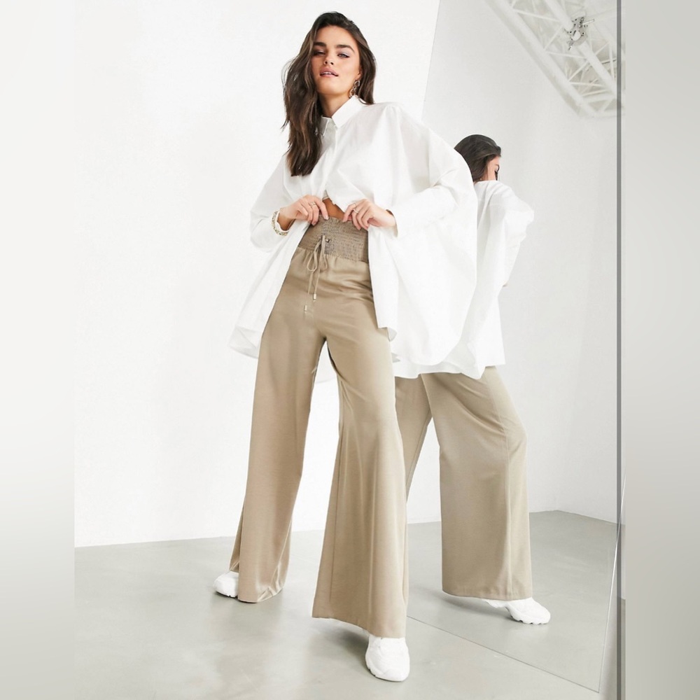 NWT Shirred High-Waist Wide Leg Pants 🤎